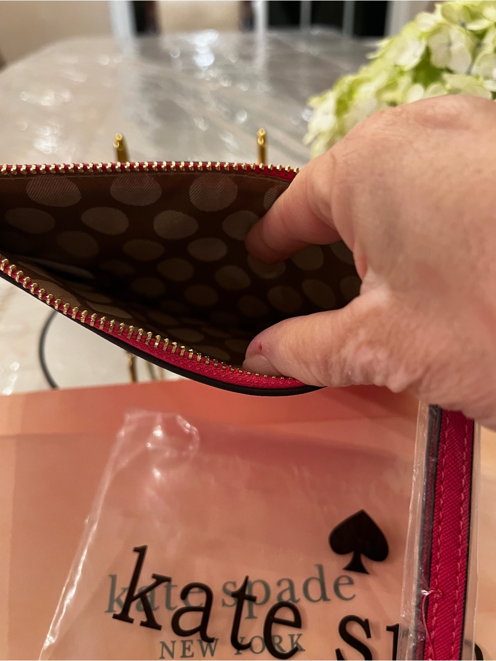 Kate Spade New York Pink Saffiano Wristlet Clutch NWT $88 MSRP Gift Packaging - Picture 7 of 7